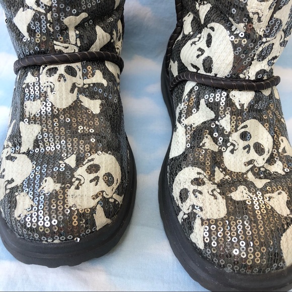 I Heart Ugg Skull Sequin Boots size 7. - Picture 11 of 15